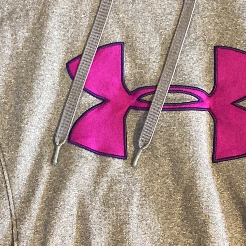 Under Armour storm, gray Hoodie with neon pink Emblem. Women’s size large - Picture 9 of 12